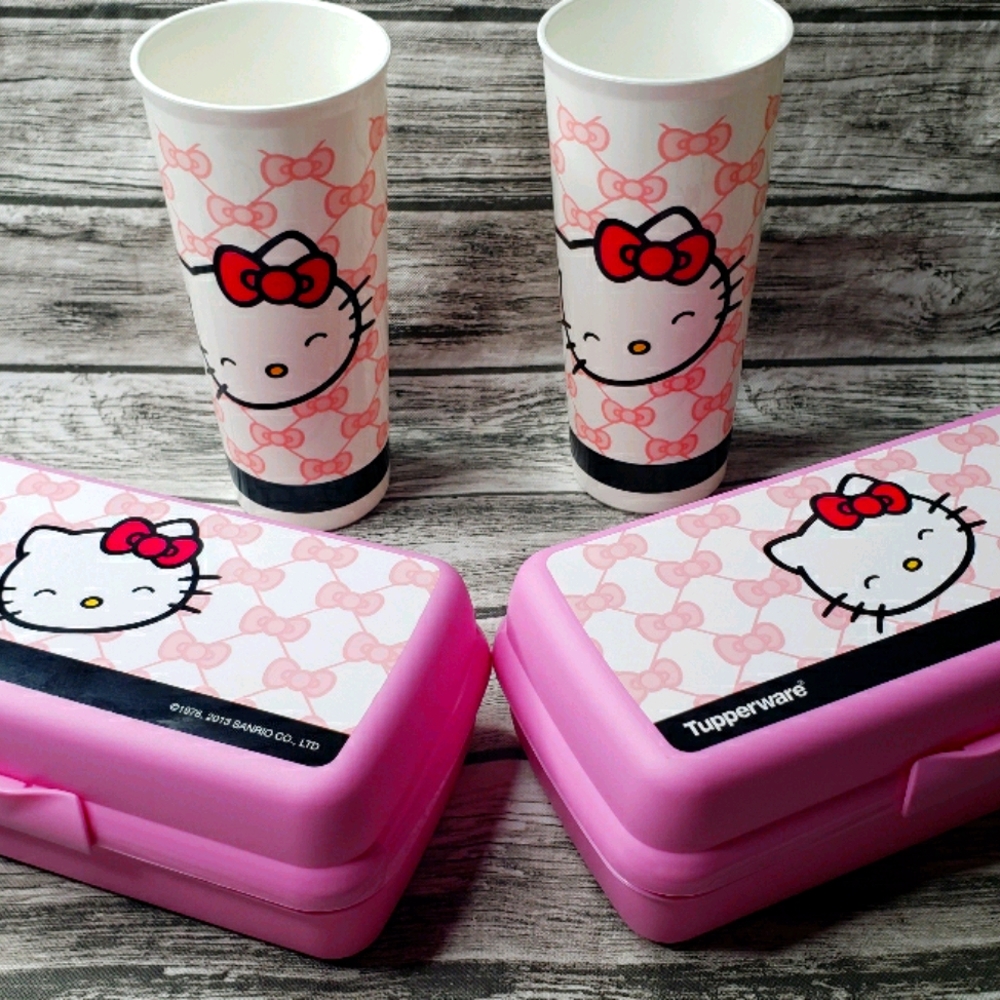 💥SOLD💥Hello kitty Sanrio Tupperware set